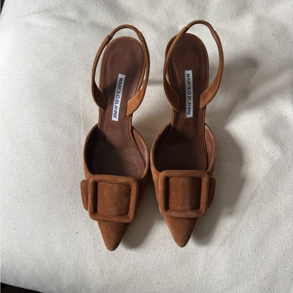 Manolo Blahnik Maysli 70 Suede Slingback Pump In Medium Brown - Picture 5 of 6